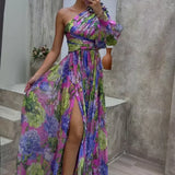 Monica - Elegant and Flowing Dress