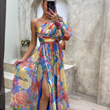 Monica - Elegant and Flowing Dress