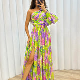 Monica - Elegant and Flowing Dress