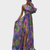 Monica - Elegant and Flowing Dress