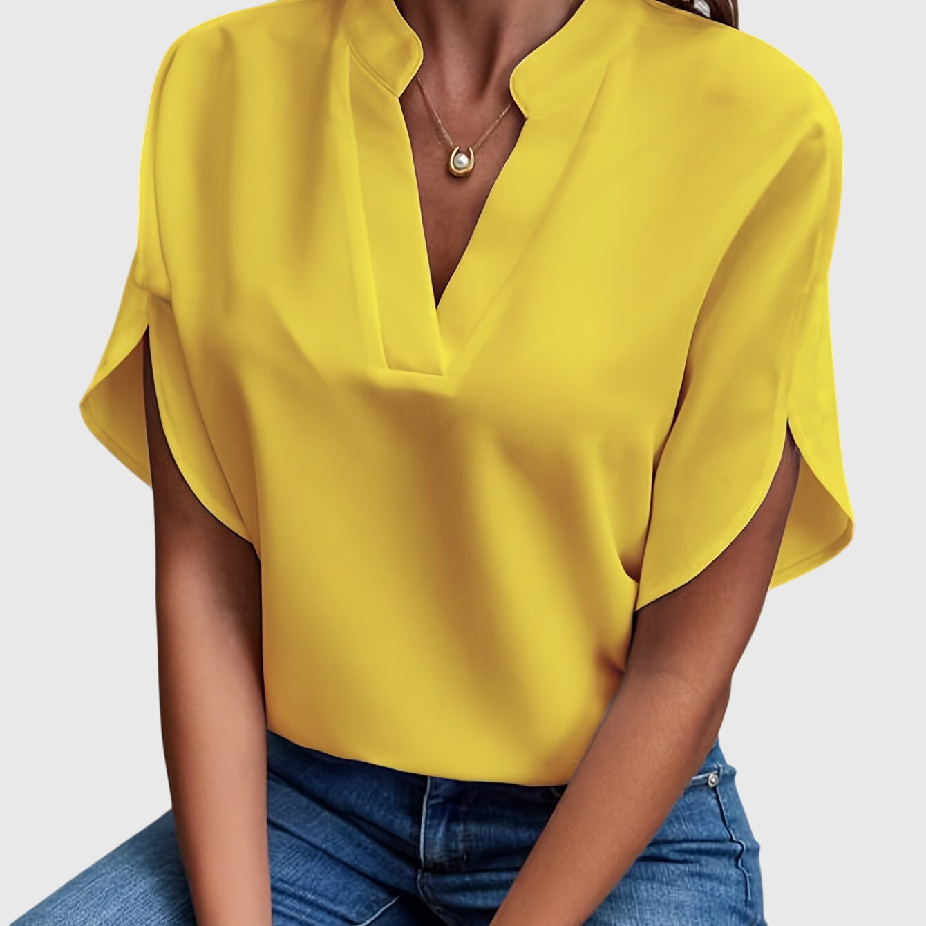 Léa - Elegant Blouse